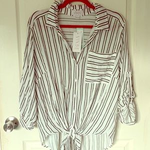 Vixbe -Thompson’s Tie Front Top